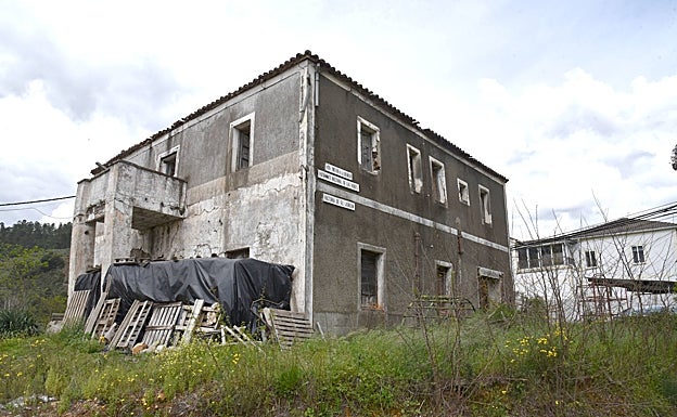 Antigua factoría de Nuñomoral, hoy en estado de semirruina.