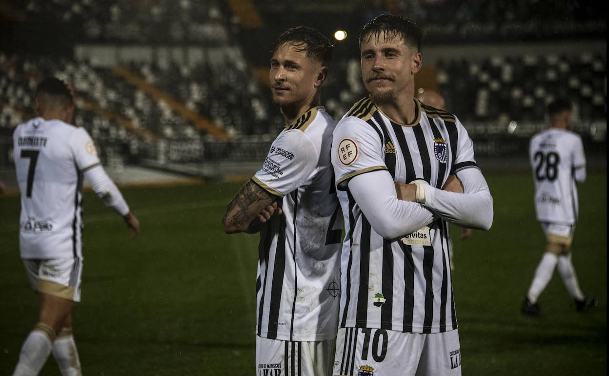 Isi Gómez y Dani Aquino previsiblemente serán titulares en el duelo de este domingo ante el Celta B. 