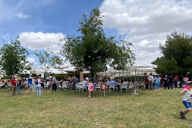 Ambiente en el recinto romero de San Isidro de Castuera.