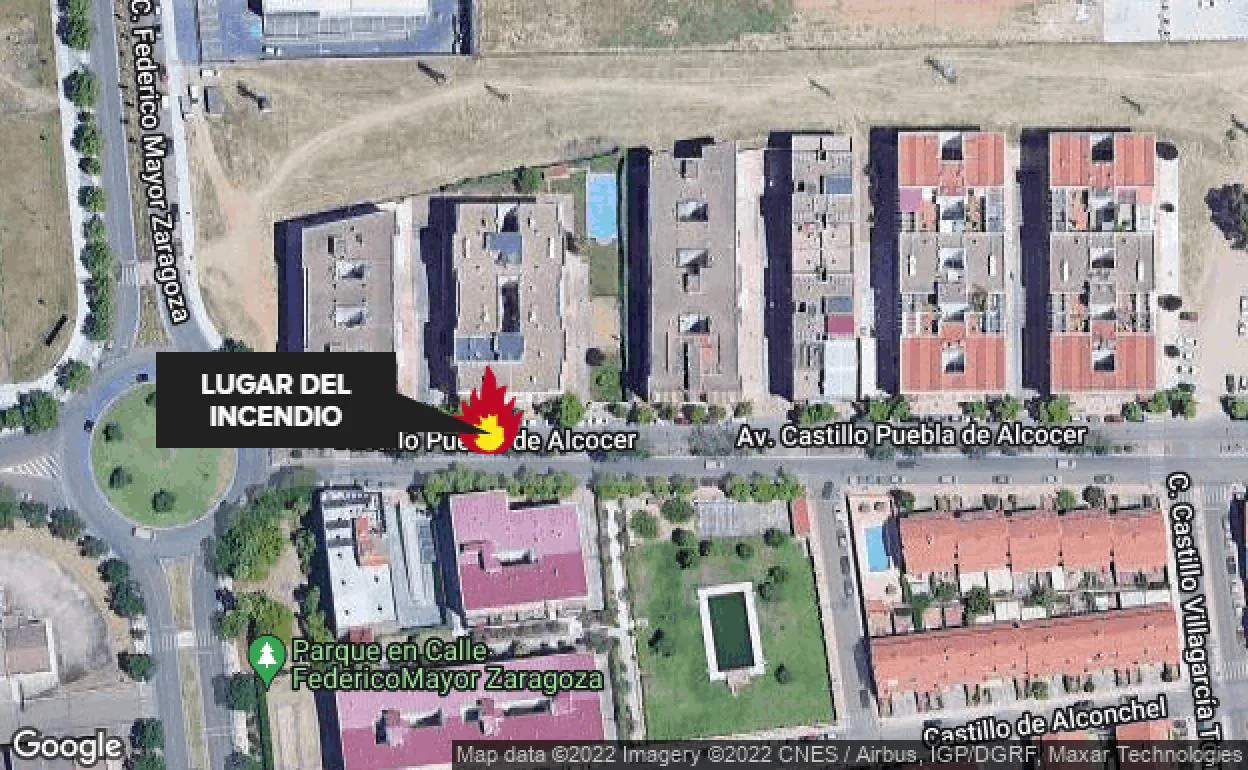 Sucesos de Extremadura : Los bomberos de Badajoz sofocan un fuego en una vivienda de la Urbanización Guadiana 