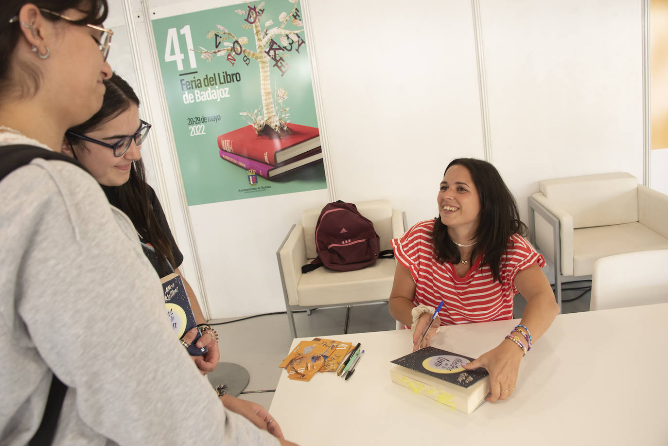 Fotos: El fenómeno fan llega a la Feria del Libro de Badajoz con Alice Kellen
