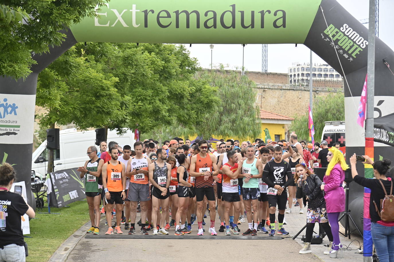 Fotos: FIesta en la VI Carrera por la Diversidad &#039;Los Palomos-Aqualia&#039; de Badajoz