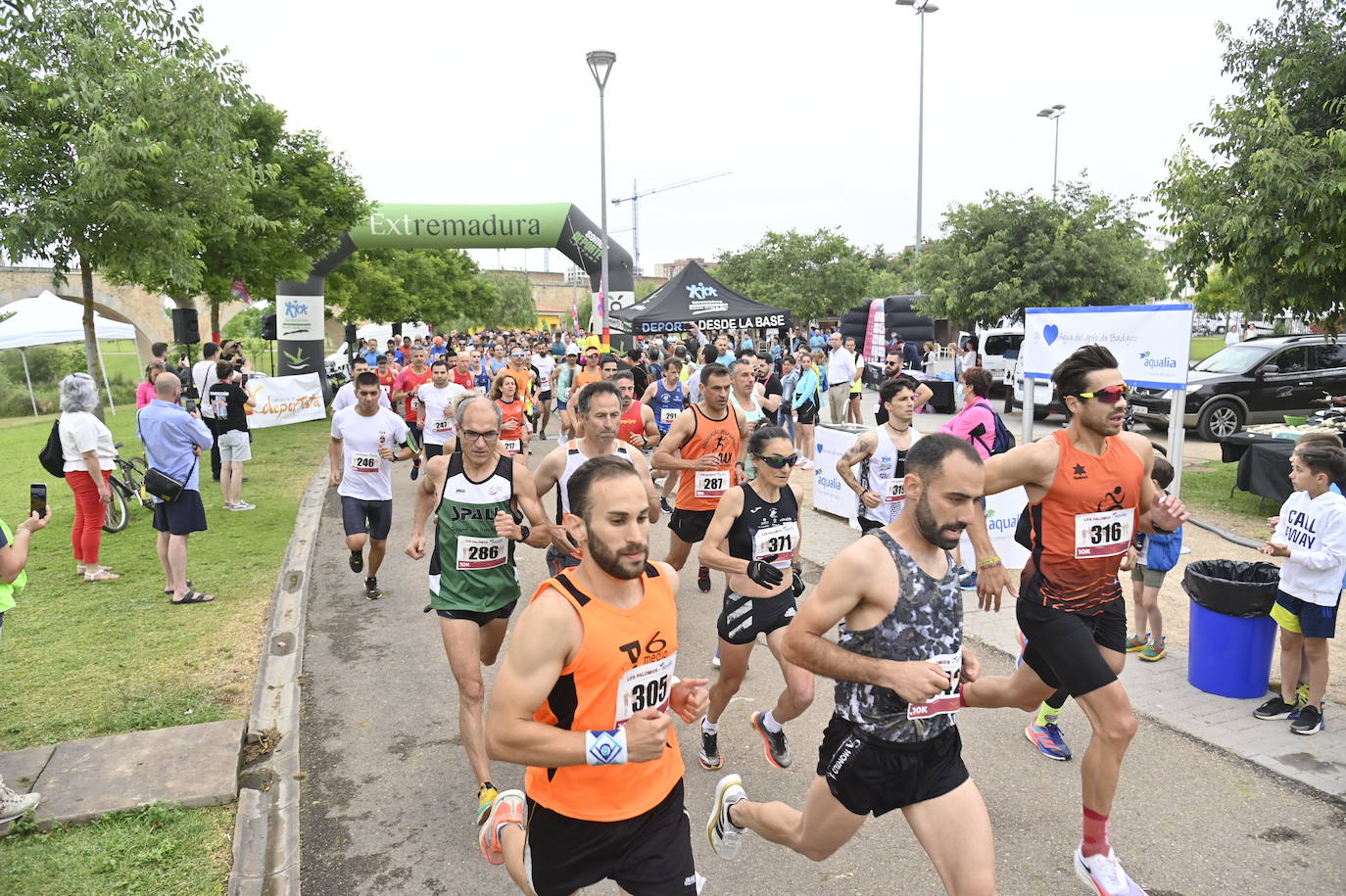 Fotos: FIesta en la VI Carrera por la Diversidad &#039;Los Palomos-Aqualia&#039; de Badajoz