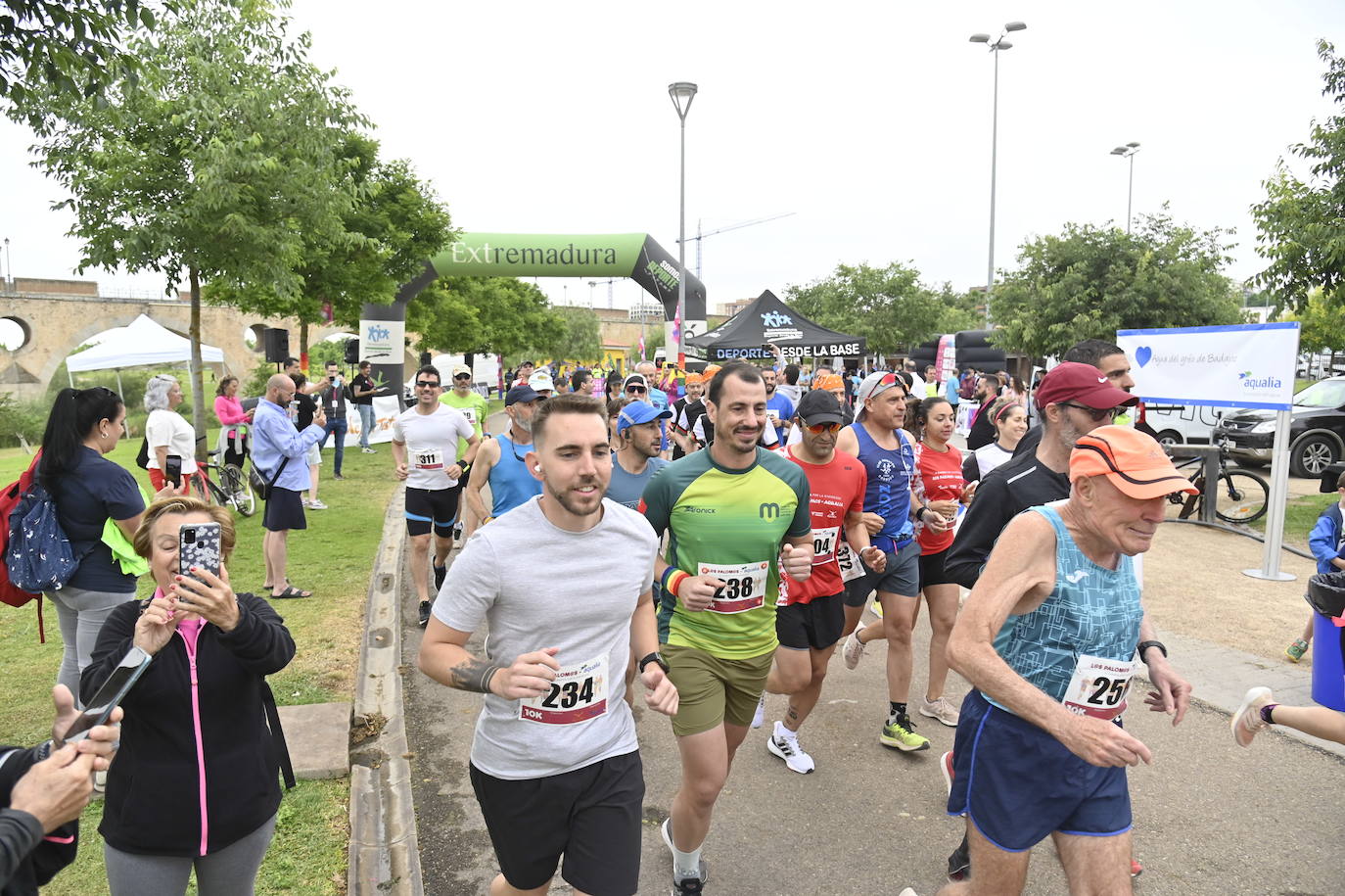 Fotos: FIesta en la VI Carrera por la Diversidad &#039;Los Palomos-Aqualia&#039; de Badajoz