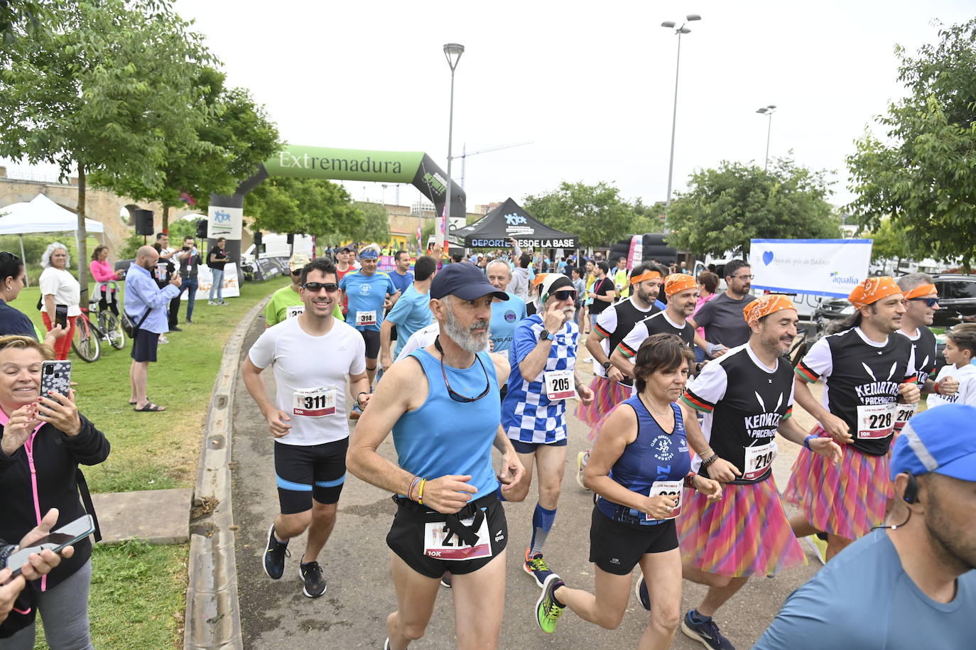 Fotos: FIesta en la VI Carrera por la Diversidad &#039;Los Palomos-Aqualia&#039; de Badajoz