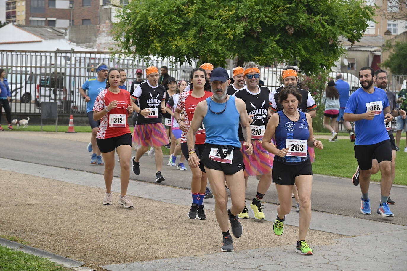 Fotos: FIesta en la VI Carrera por la Diversidad &#039;Los Palomos-Aqualia&#039; de Badajoz