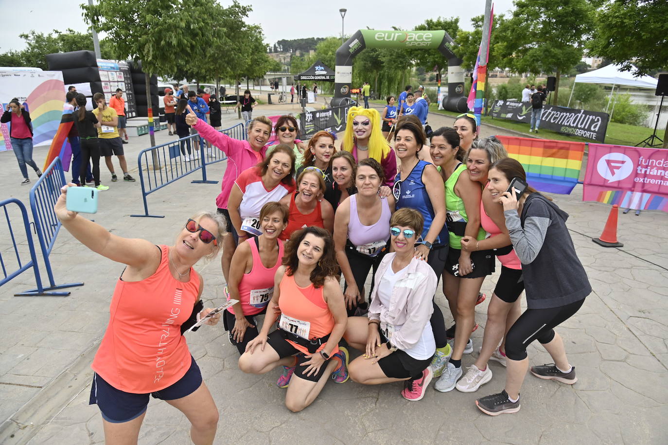 Fotos: FIesta en la VI Carrera por la Diversidad &#039;Los Palomos-Aqualia&#039; de Badajoz