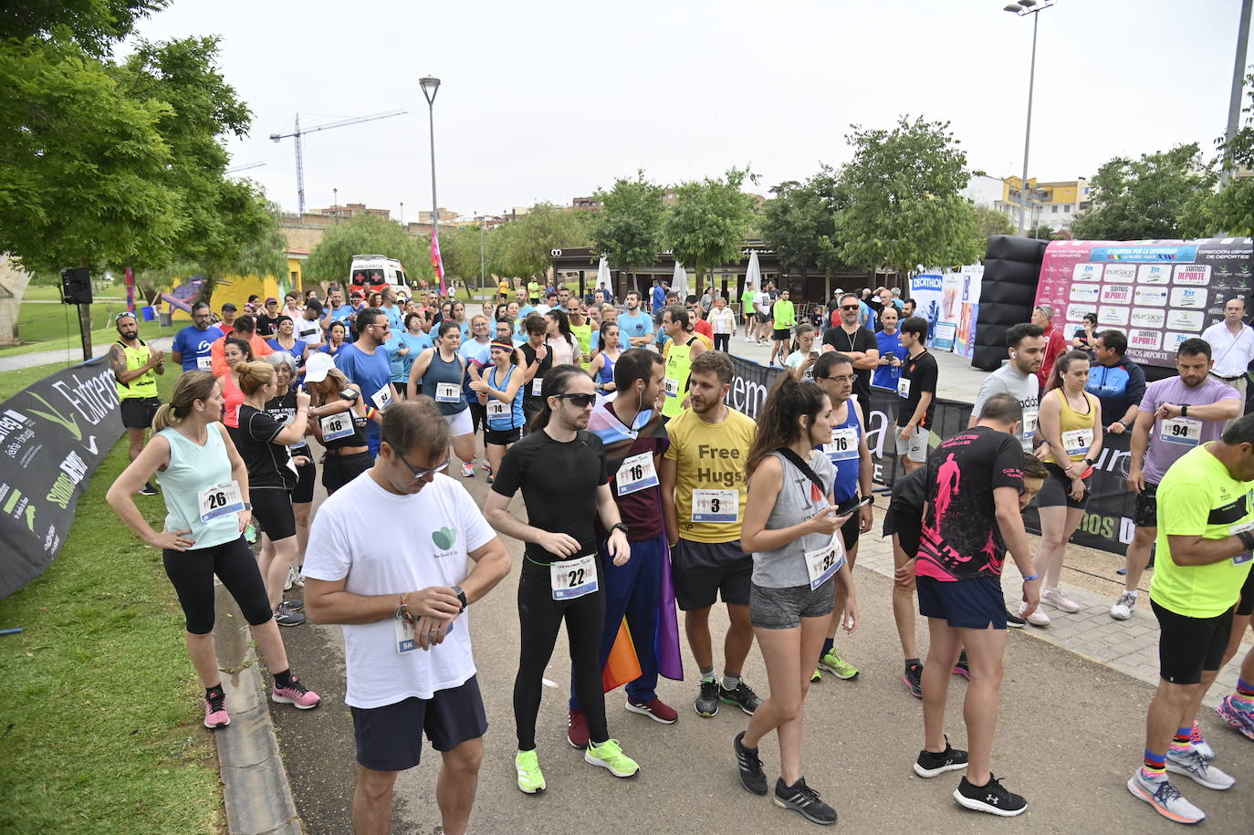 Fotos: FIesta en la VI Carrera por la Diversidad &#039;Los Palomos-Aqualia&#039; de Badajoz