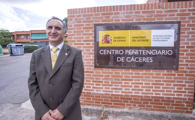 Nahum Álvarez Borja, director del Centro Penitenciario de Cáceres que celebra su 40 aniversario. 