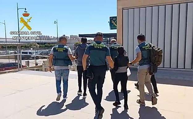 Los detenidos fueron arrestados en el aeripuerto de Málaga.