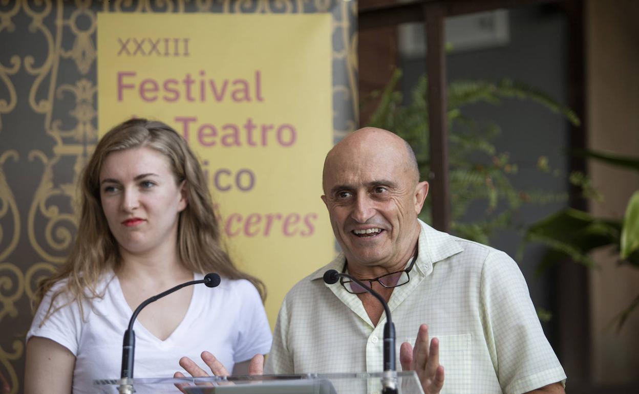 Pepe Viyuela, que interpreta a 'Tartufo' este sábado en San Jorge, este miércoles en la presentación oficial del Festival de Teatro Clásico. 