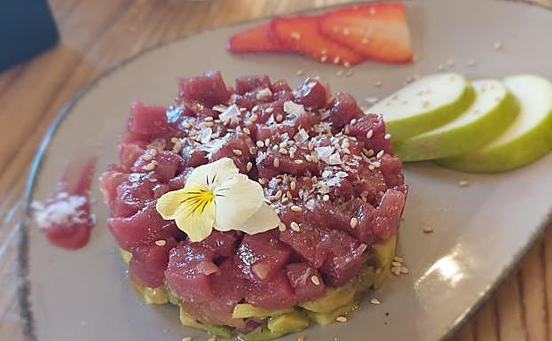 Imagen principal - APERTURA: El Camaleón, un lugar donde encontrar mucho más que vinos