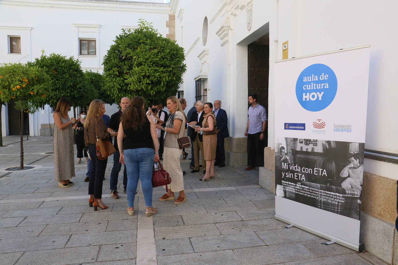 Fotos: La presentación del libro de Madina y Sémper &#039;Todos los futuros perdidos&#039; rinde homenaje a las víctimas extremeñas de ETA