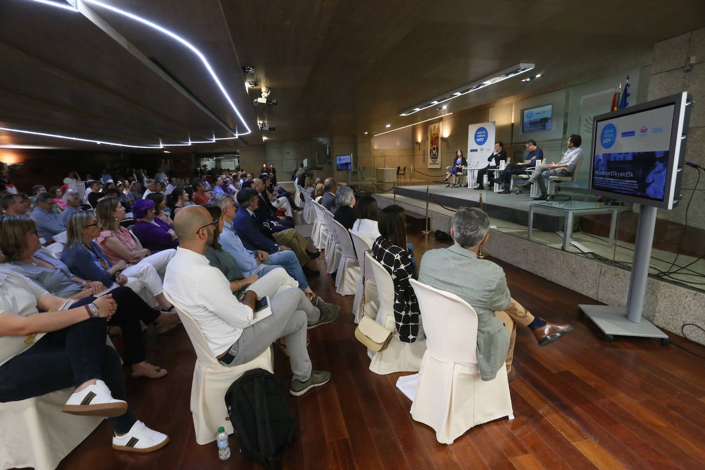 Fotos: La presentación del libro de Madina y Sémper &#039;Todos los futuros perdidos&#039; rinde homenaje a las víctimas extremeñas de ETA