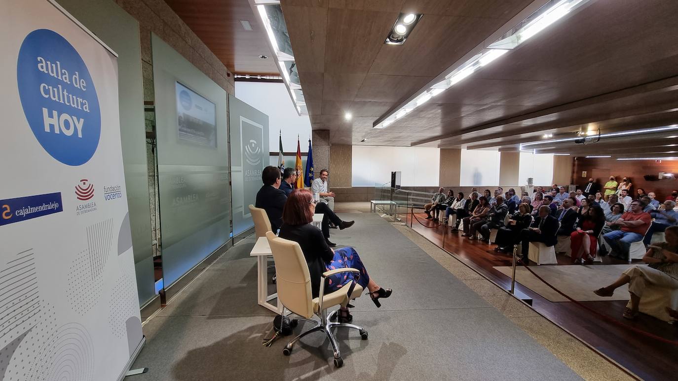 Fotos: La presentación del libro de Madina y Sémper &#039;Todos los futuros perdidos&#039; rinde homenaje a las víctimas extremeñas de ETA