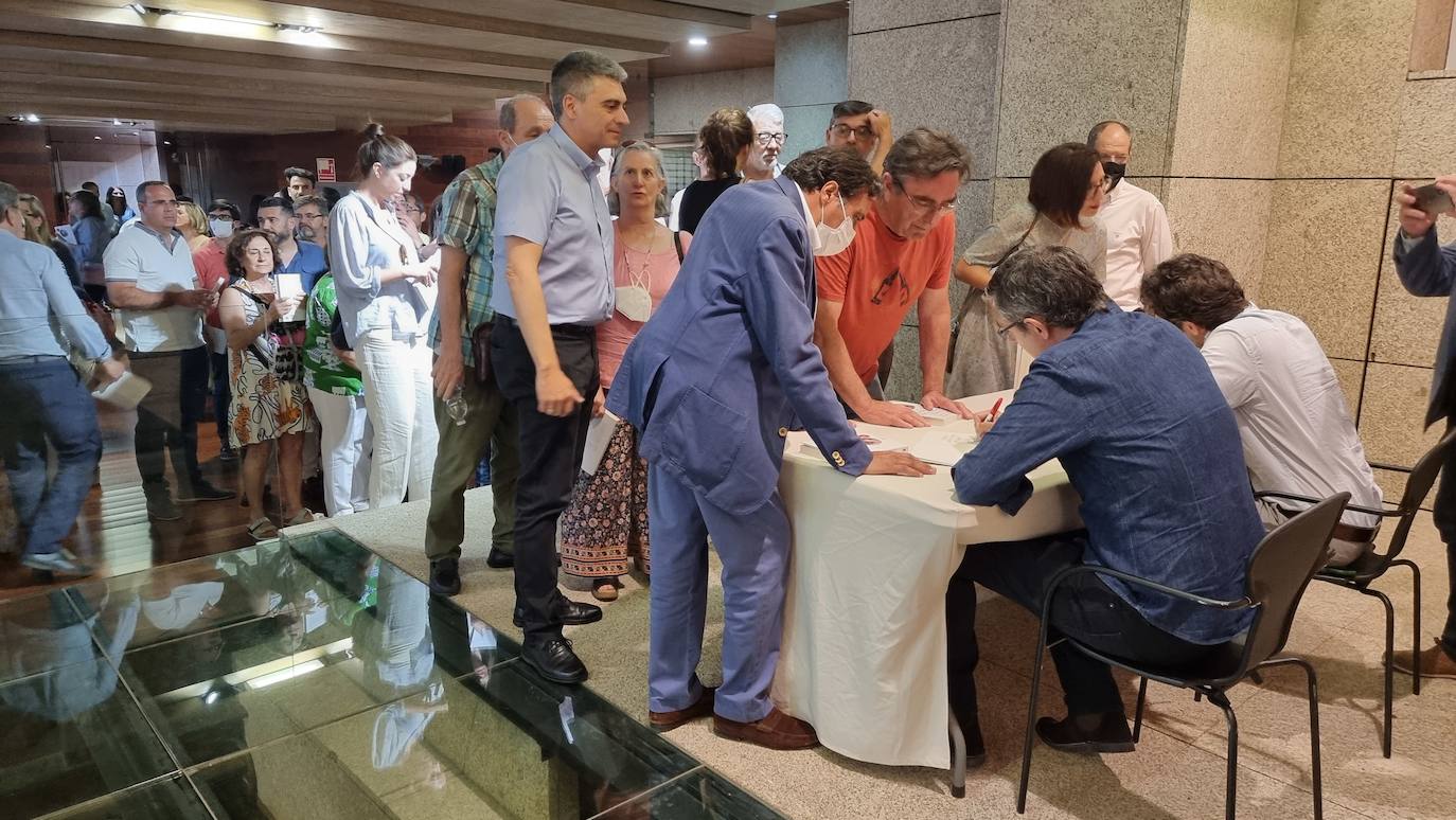 Fotos: La presentación del libro de Madina y Sémper &#039;Todos los futuros perdidos&#039; rinde homenaje a las víctimas extremeñas de ETA