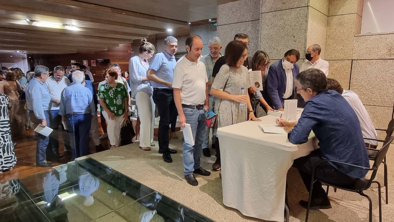 Fotos: La presentación del libro de Madina y Sémper &#039;Todos los futuros perdidos&#039; rinde homenaje a las víctimas extremeñas de ETA