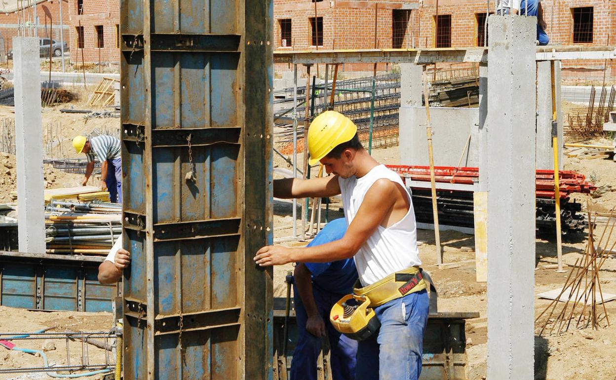 Las personas más afectadas por los golpes de calor suelen ser los mayores y empleados con trabajos en el exterior. 