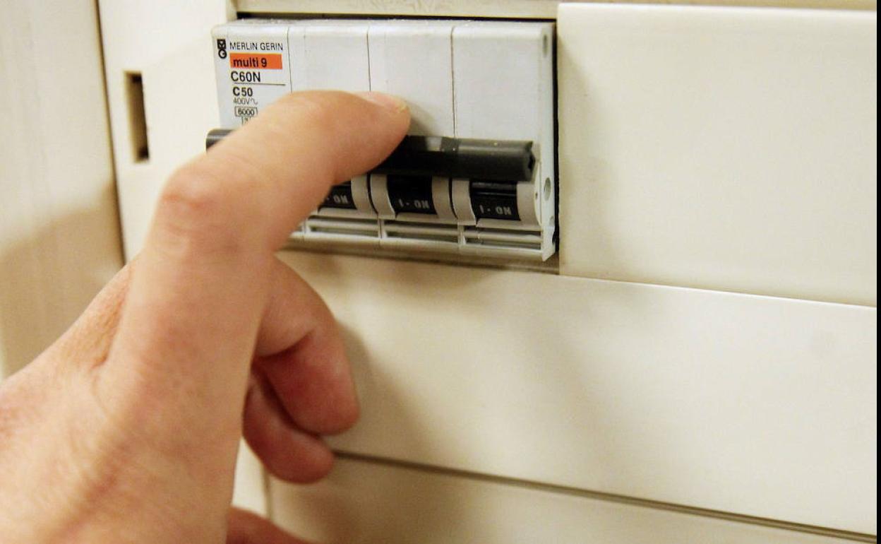 Horario luz 2022: El precio de la luz cambia este jueves, estas son las horas más baratas y más caras