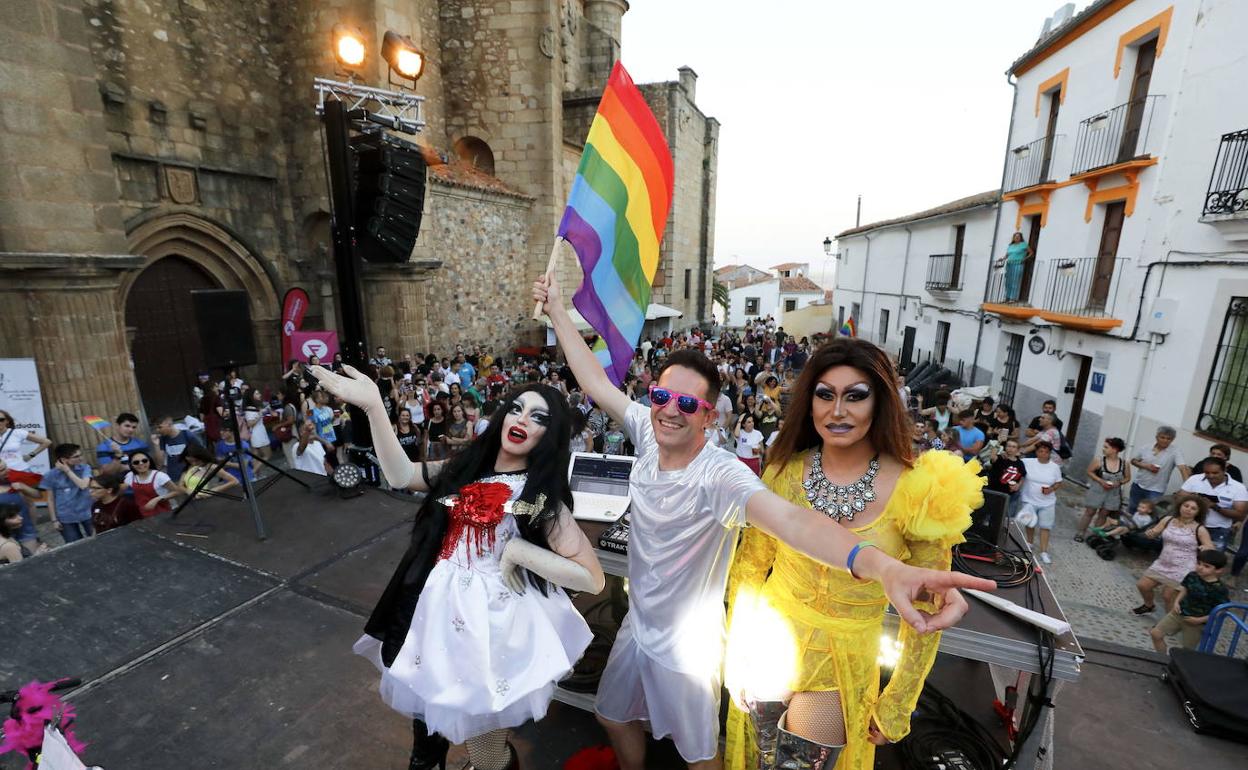 Celebración del Orgullo LGBTI en 2019 en la plaza de Santiago. 