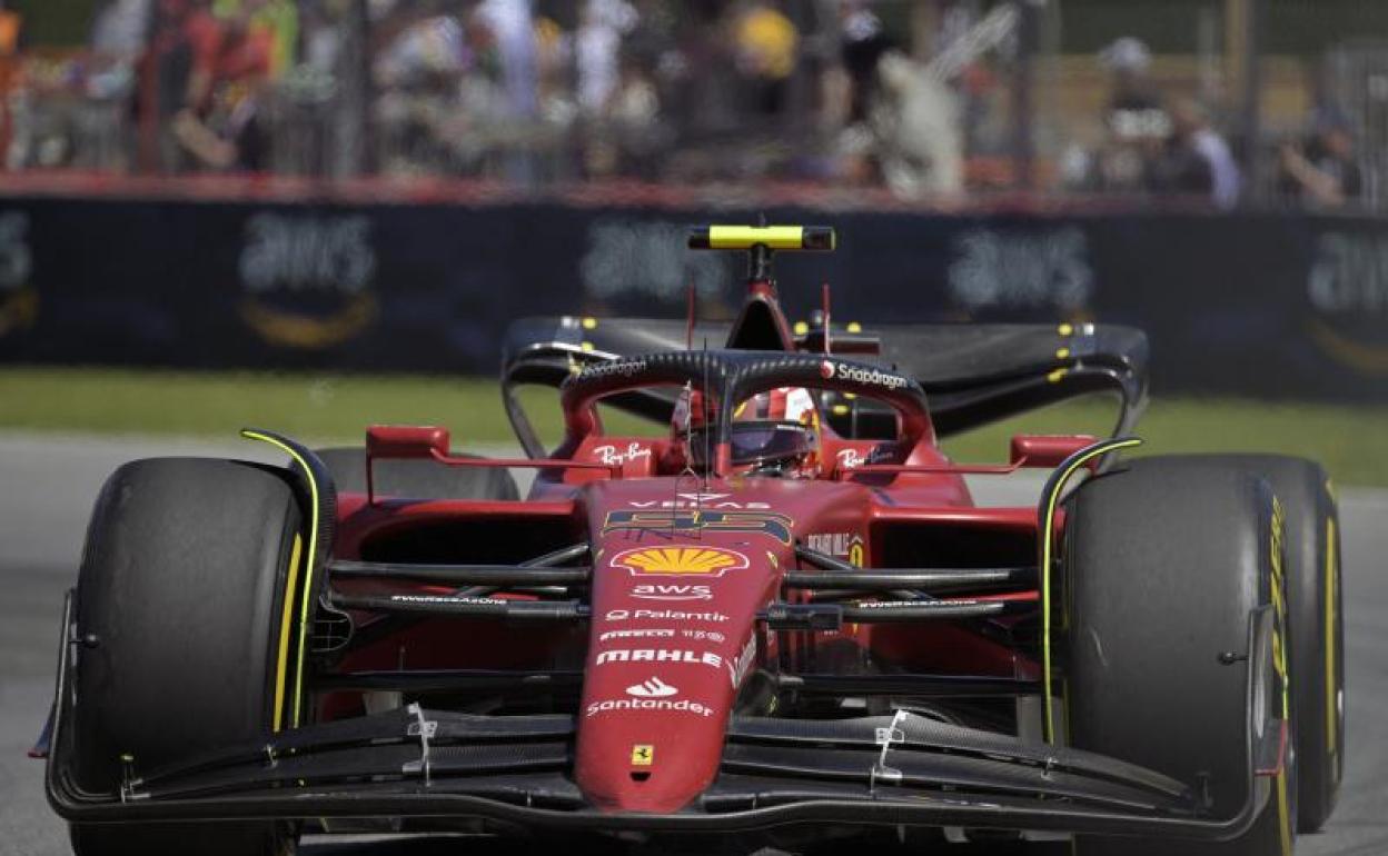 Carlos Sainz en su Ferrari. 