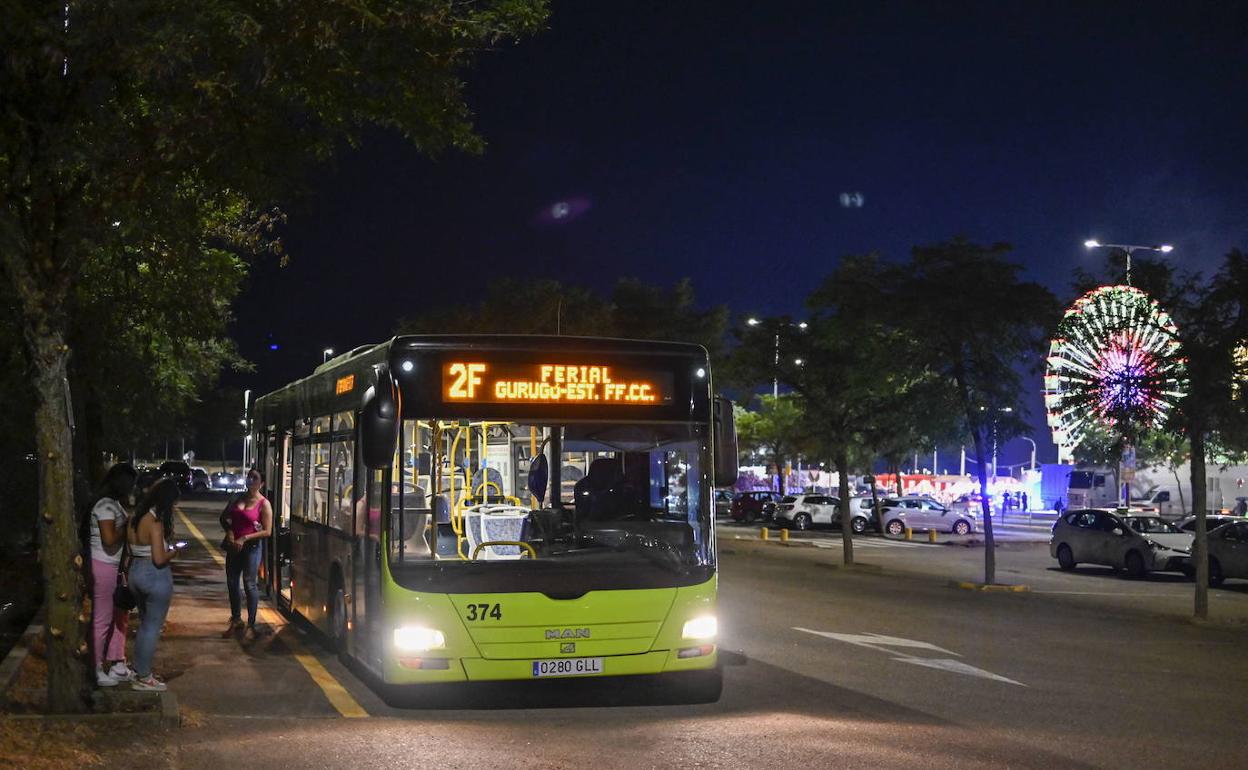 Un autobús en el ferial de Caya. 