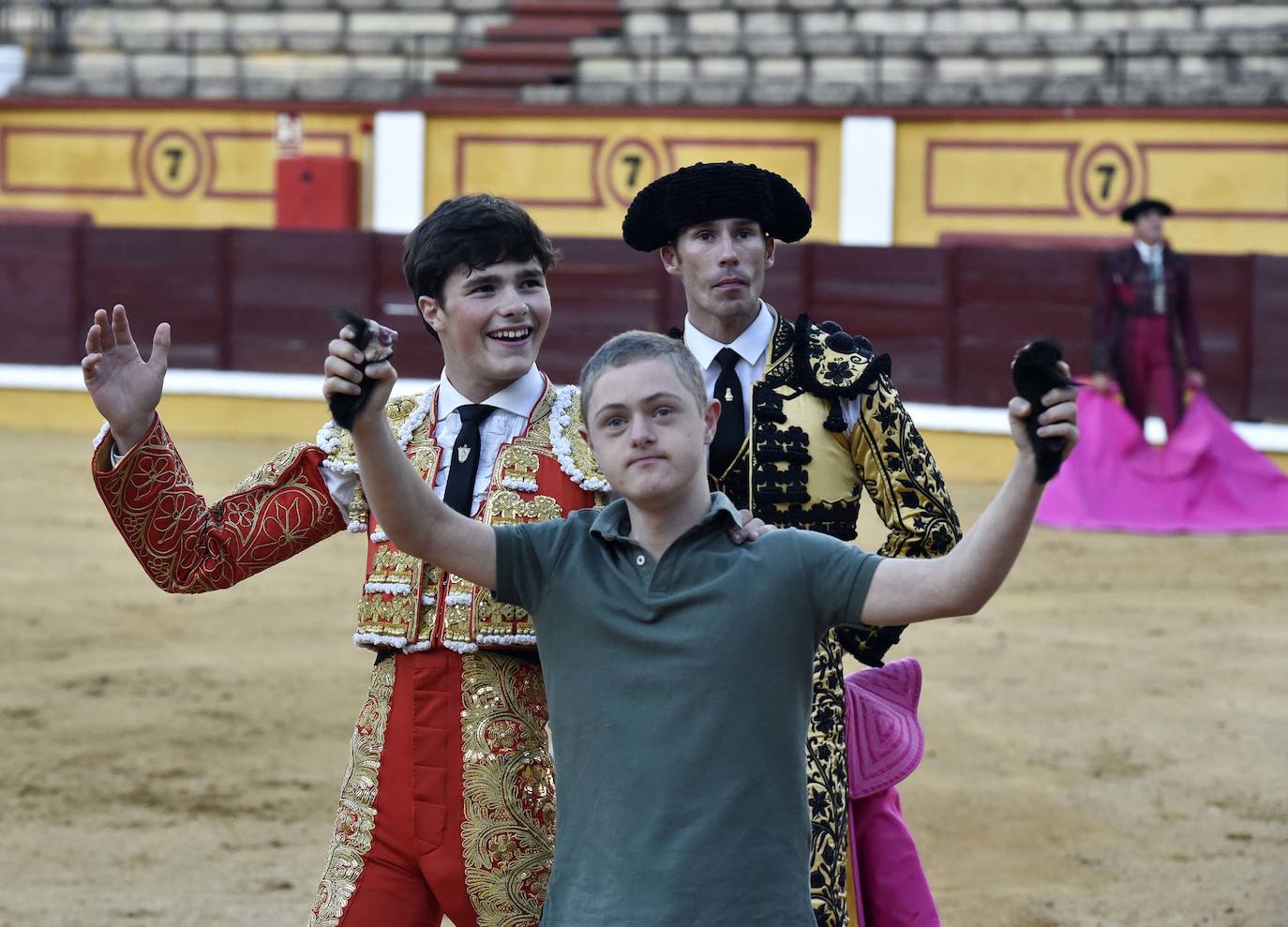 Fotos: Una excepcional novillada de Marca cierra la feria taurina de Badajoz