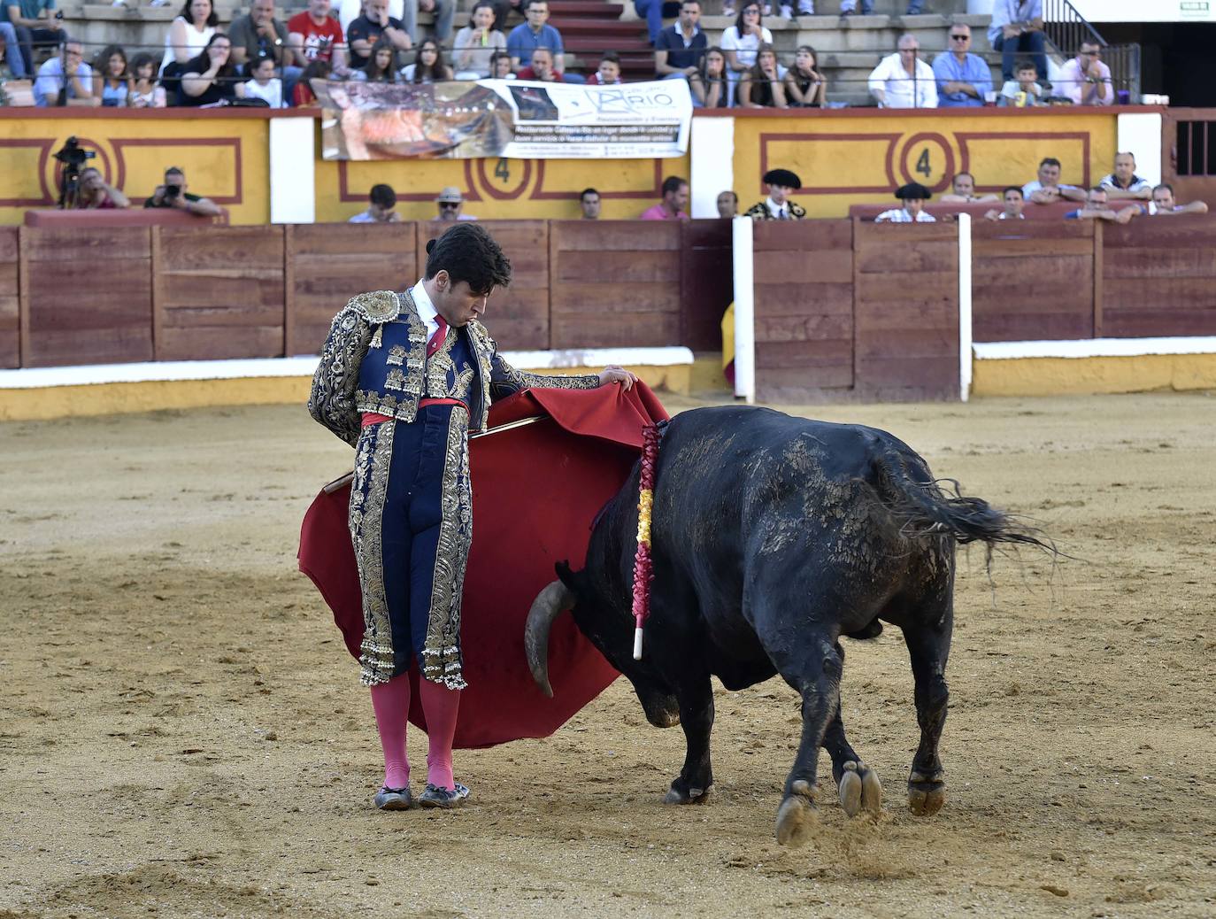 Fotos: Una excepcional novillada de Marca cierra la feria taurina de Badajoz