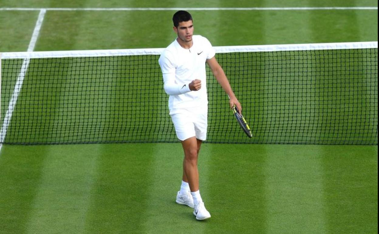 Carlos Alcaraz celebra un punto ante Griekspoor.