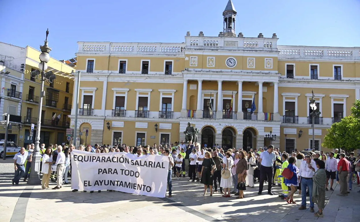 El Ayuntamiento De Badajoz Eliminará 20 Puestos De Trabajo Vacantes ...