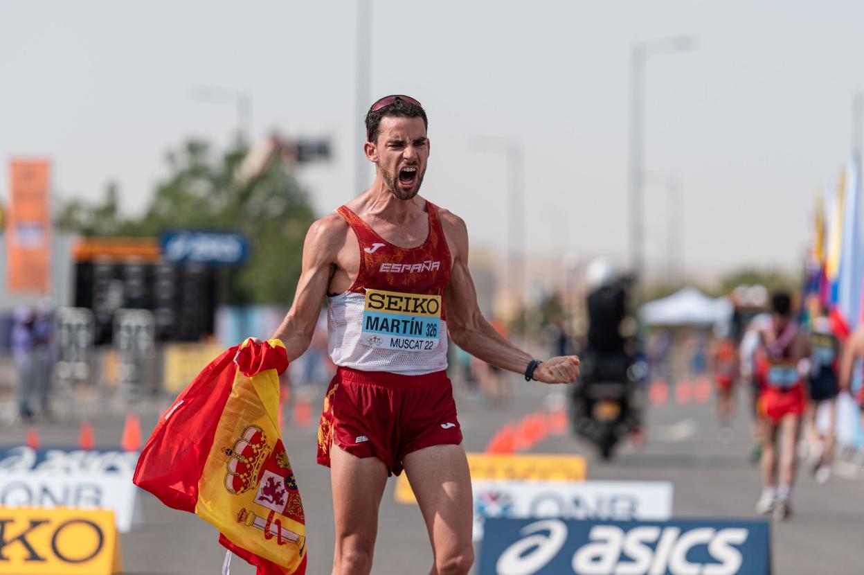 Javier Cienfuegos y Álvaro Martín, con la camiseta de España. 