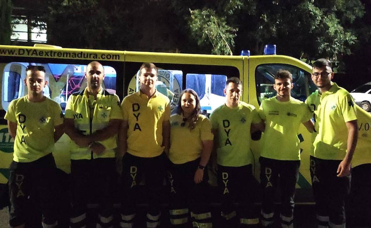 Voluntarios cacereños de DYA antes de comenzar su viaje a Pamplona.