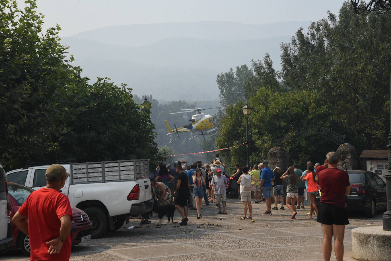 Fotos: Las imágenes del incendio en el Jerte este domingo