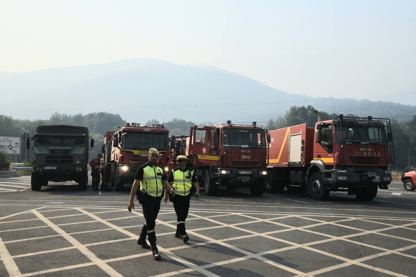 Fotos: Las imágenes del incendio en el Jerte este domingo