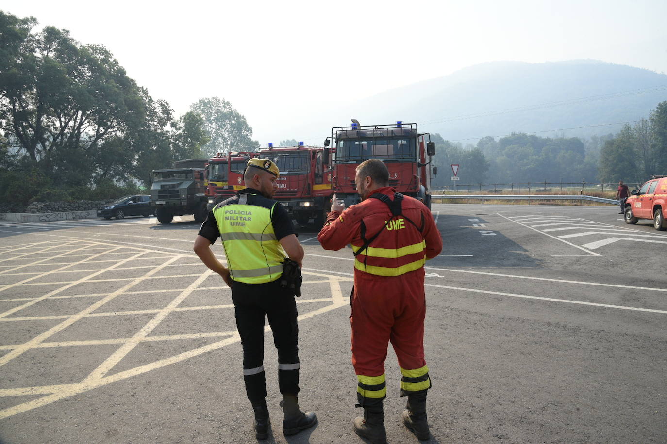 Fotos: Las imágenes del incendio en el Jerte este domingo