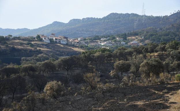 Controlados los incendios de Las Hurdes y Casas de Miravete y estabilizado el de Jerte