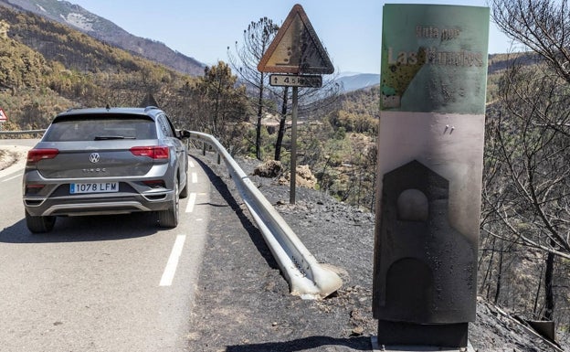 Señales quemadas en la carretera CC-158.