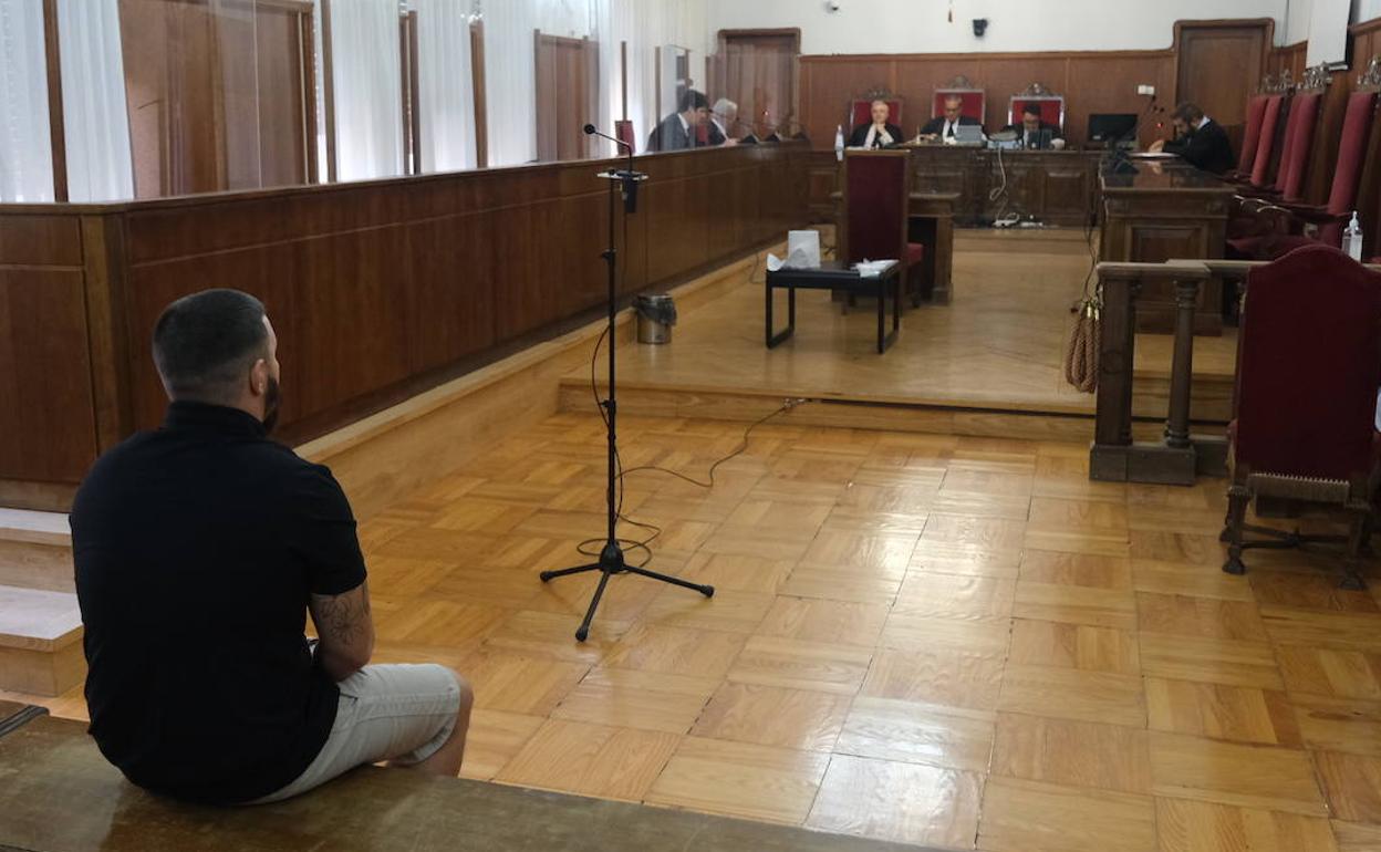 Ambiente en los juzgados esta mañana. 