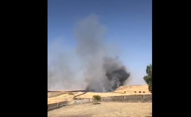 Imagen del incendio en Calzadilla de los Barros.