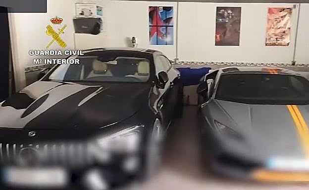 Vehículos decomisados por la Guardia Civil en Málaga.