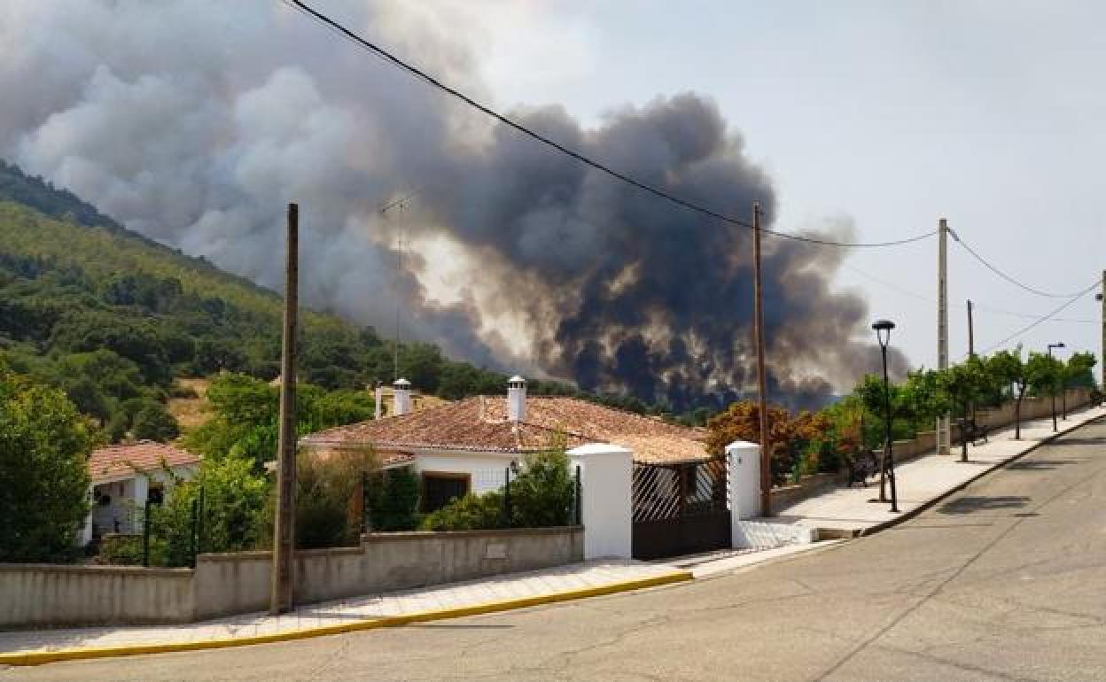 El municipio más afectado por las llamas fue Casas de Miravete. 