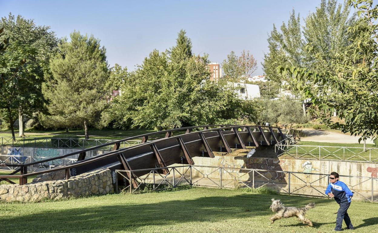 El memorial se instalará en el parque fluvial donde confluyen los arroyos Rivillas y Calamón. 