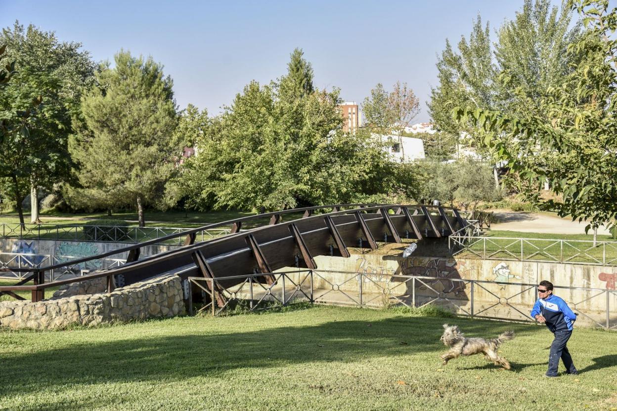 El memorial se instalará en el parque fluvial, donde confluyen los arroyos Rivillas y Calamón. 