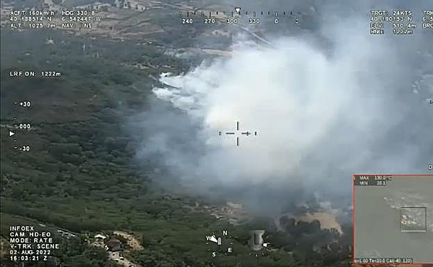 Columna de humo grabada desde el Helicóptero Halcón.