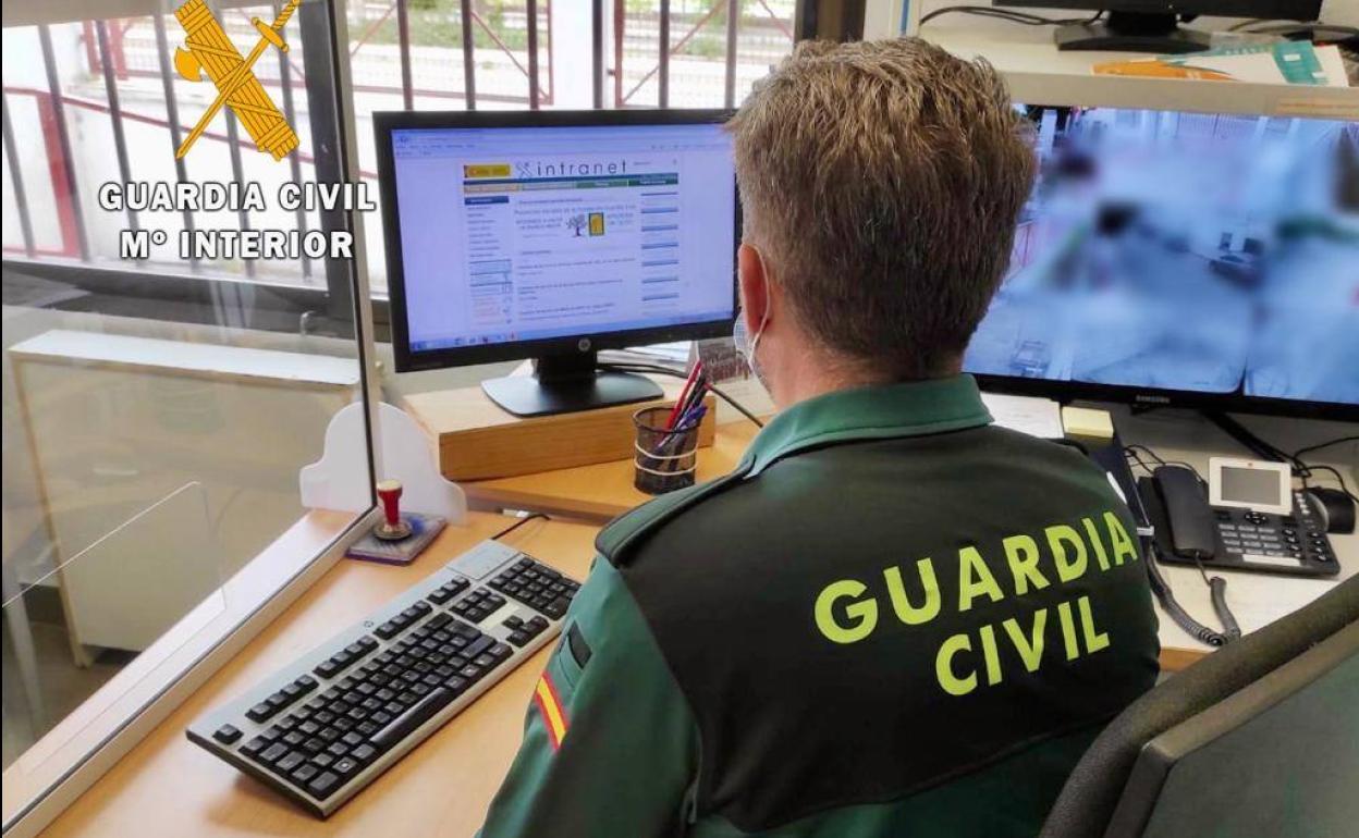 Una mujer de Casar de Cáceres denuncia en su cuenta bancaria un cargo de 200 euros falso