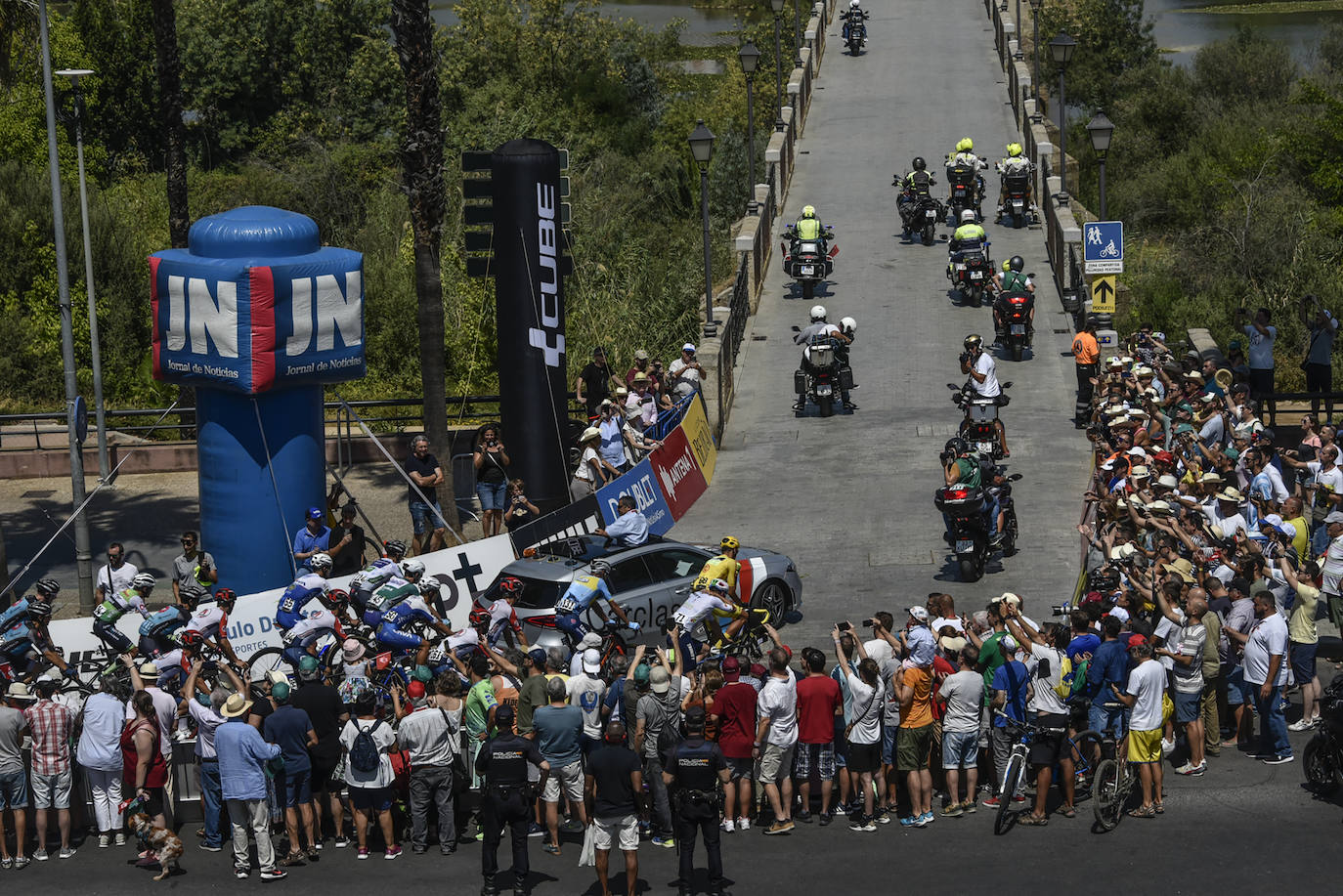 Fotos: La Vuelta a Portugal pasa por Badajoz