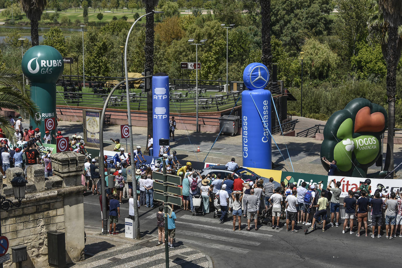 Fotos: La Vuelta a Portugal pasa por Badajoz