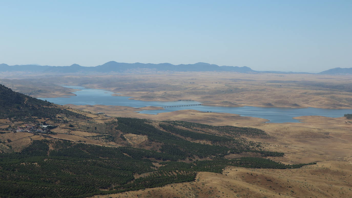 Vistas del embalse de La Serena