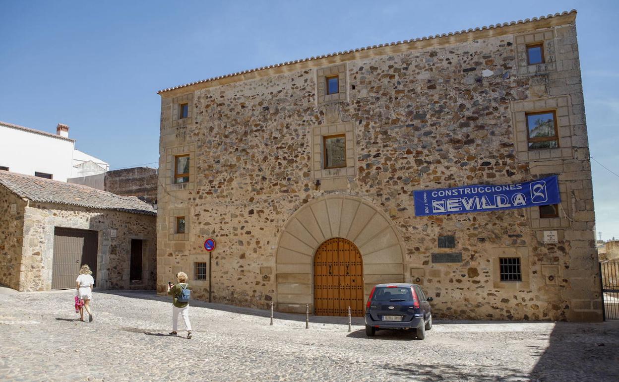 Fachada de la Casa Pereros, que cuenta con 52 plazas para estudiantes universitarios. 