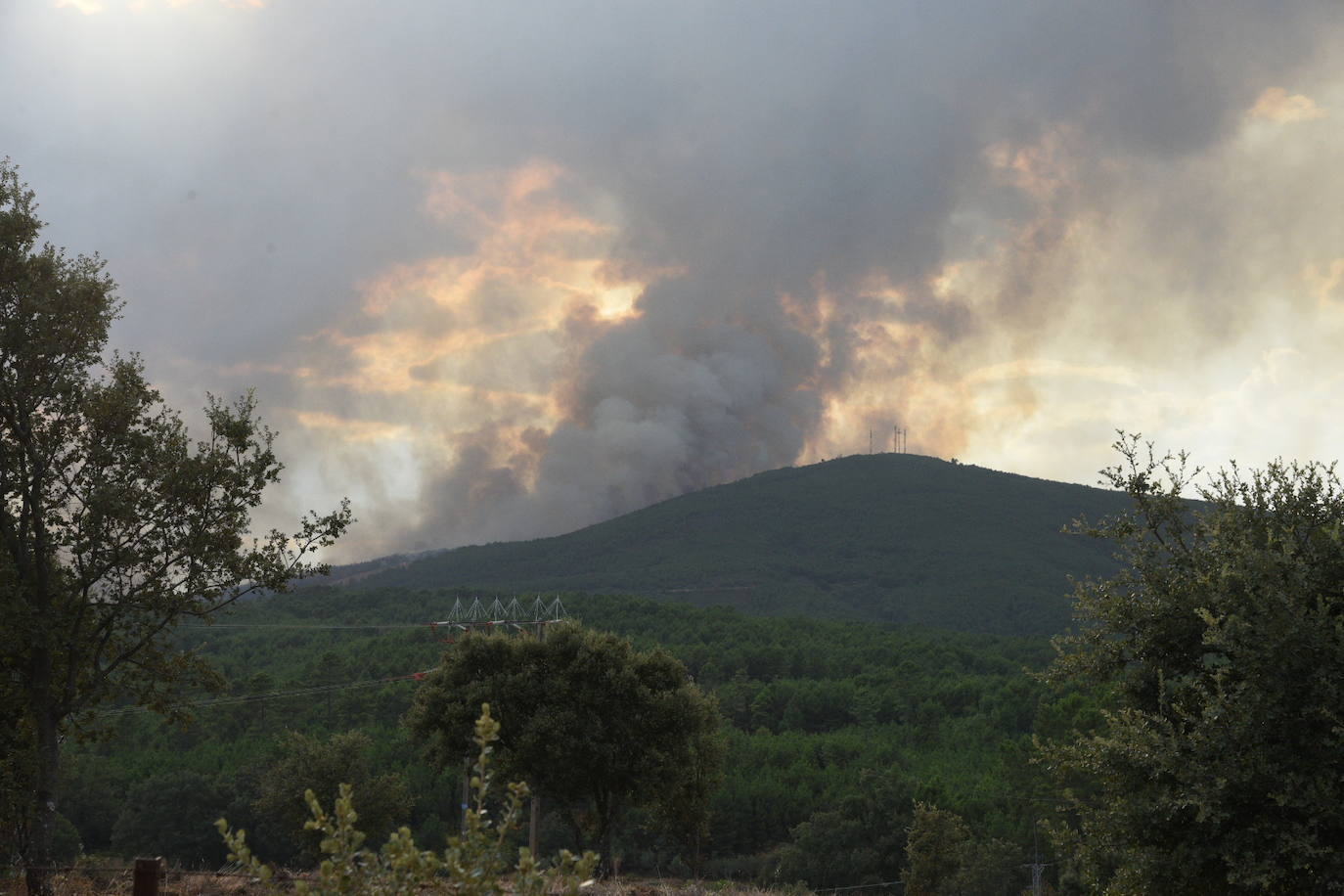 Fotos: El fuego se ceba con la Sierra de Gata